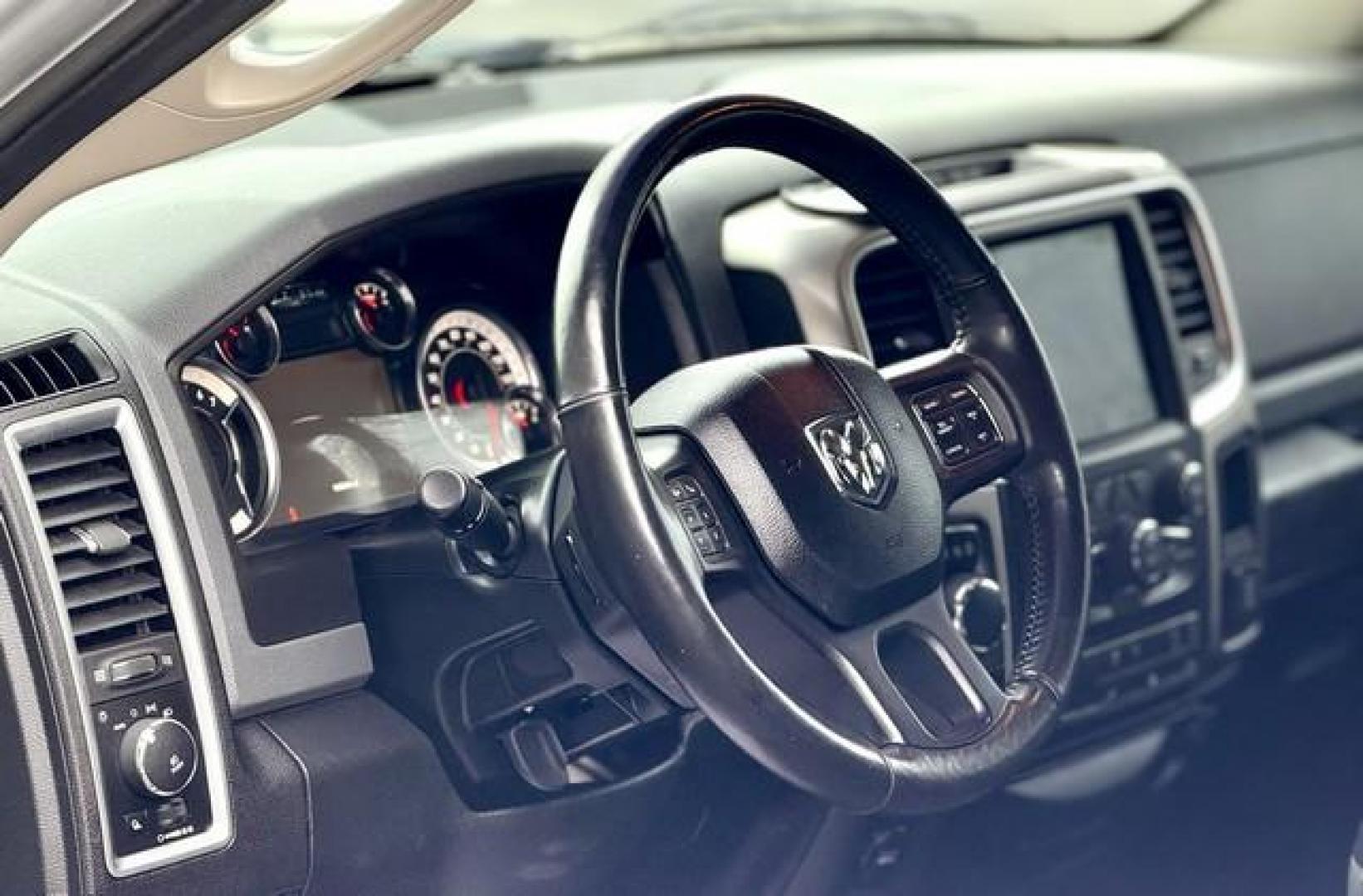 2018 SILVER RAM 1500 (1C6RR7GG7JS) with an V6,3.6L(220 CID),DOHC engine, AUTOMATIC transmission, located at 14600 Frazho Road, Warren, MI, 48089, (586) 776-3400, 42.485996, -82.974220 - Photo#9