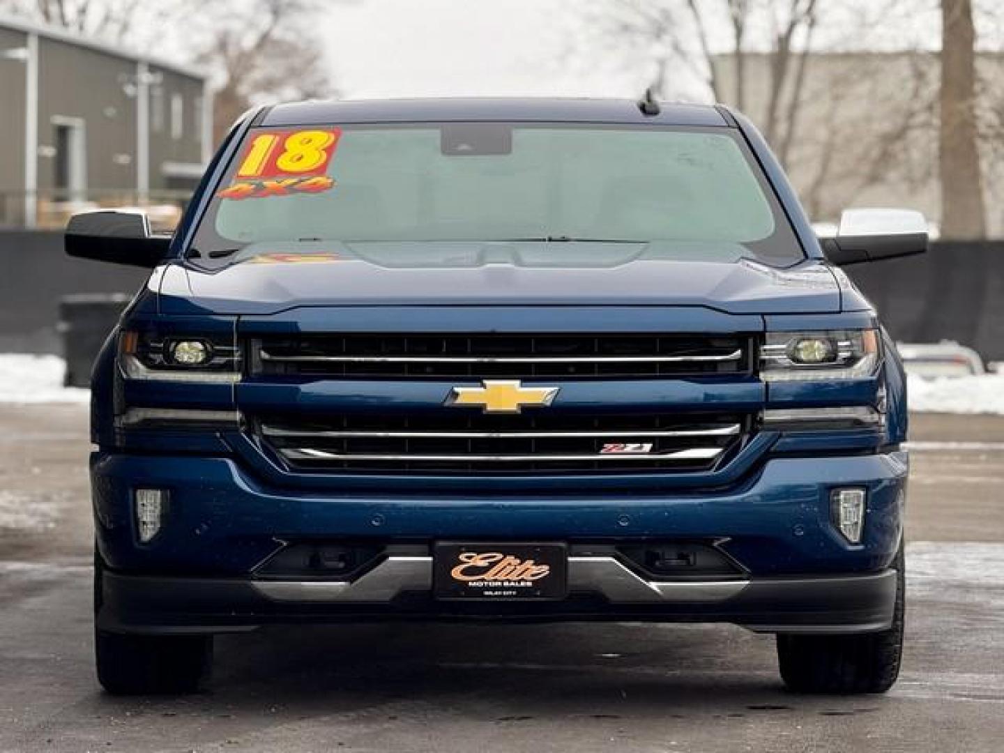 2018 BLUE CHEVROLET SILVERADO 1500 (3GCUKSEC4JG) with an V8,5.3L(325 CID),OHV engine, AUTOMATIC transmission, located at 14600 Frazho Road, Warren, MI, 48089, (586) 776-3400, 42.485996, -82.974220 - Photo#4