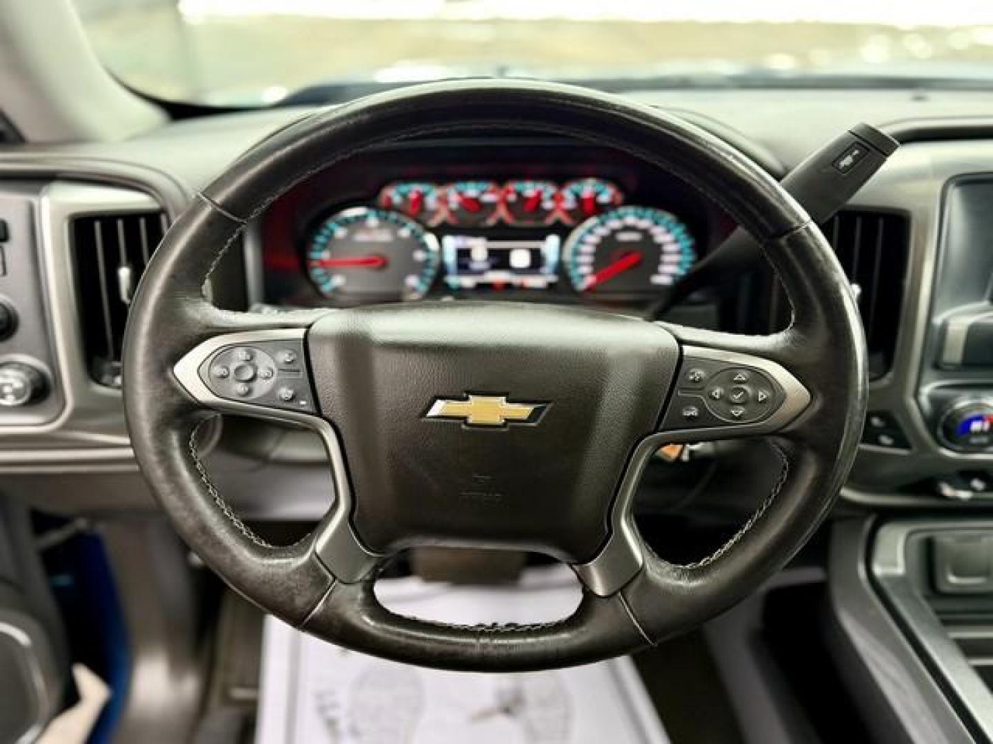 2018 BLUE CHEVROLET SILVERADO 1500 (3GCUKSEC4JG) with an V8,5.3L(325 CID),OHV engine, AUTOMATIC transmission, located at 14600 Frazho Road, Warren, MI, 48089, (586) 776-3400, 42.485996, -82.974220 - Photo#9