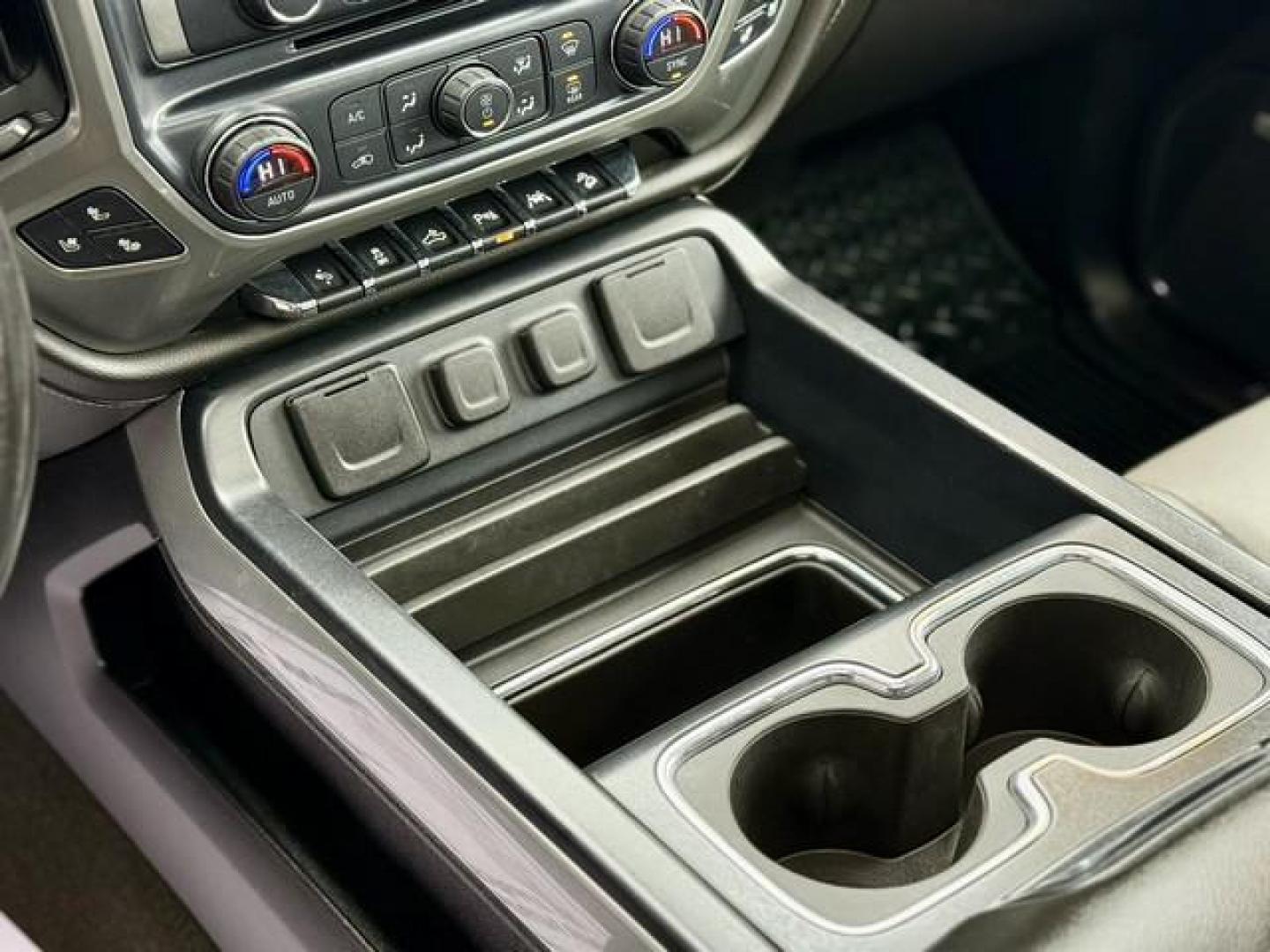 2018 BLUE CHEVROLET SILVERADO 1500 (3GCUKSEC4JG) with an V8,5.3L(325 CID),OHV engine, AUTOMATIC transmission, located at 14600 Frazho Road, Warren, MI, 48089, (586) 776-3400, 42.485996, -82.974220 - Photo#11