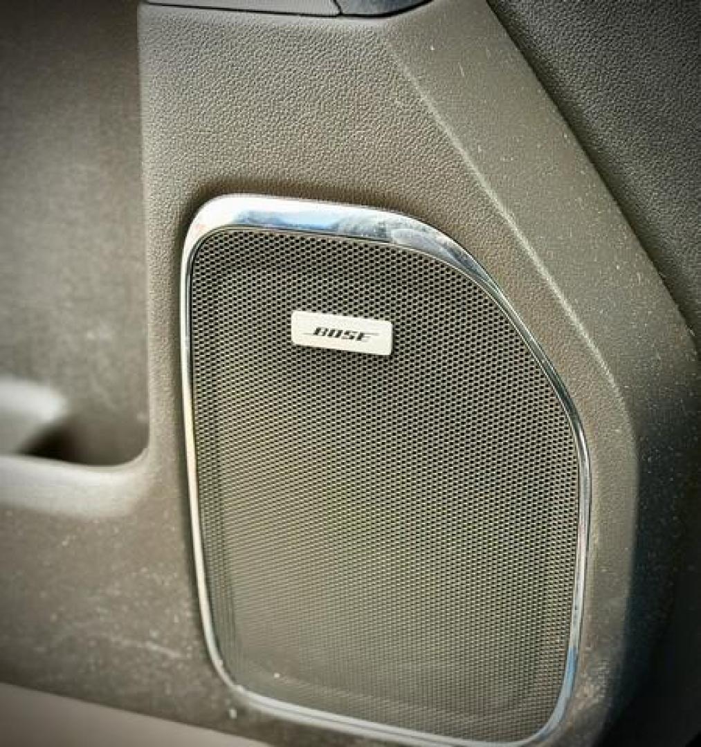 2018 BLUE CHEVROLET SILVERADO 1500 (3GCUKSEC4JG) with an V8,5.3L(325 CID),OHV engine, AUTOMATIC transmission, located at 14600 Frazho Road, Warren, MI, 48089, (586) 776-3400, 42.485996, -82.974220 - Photo#13