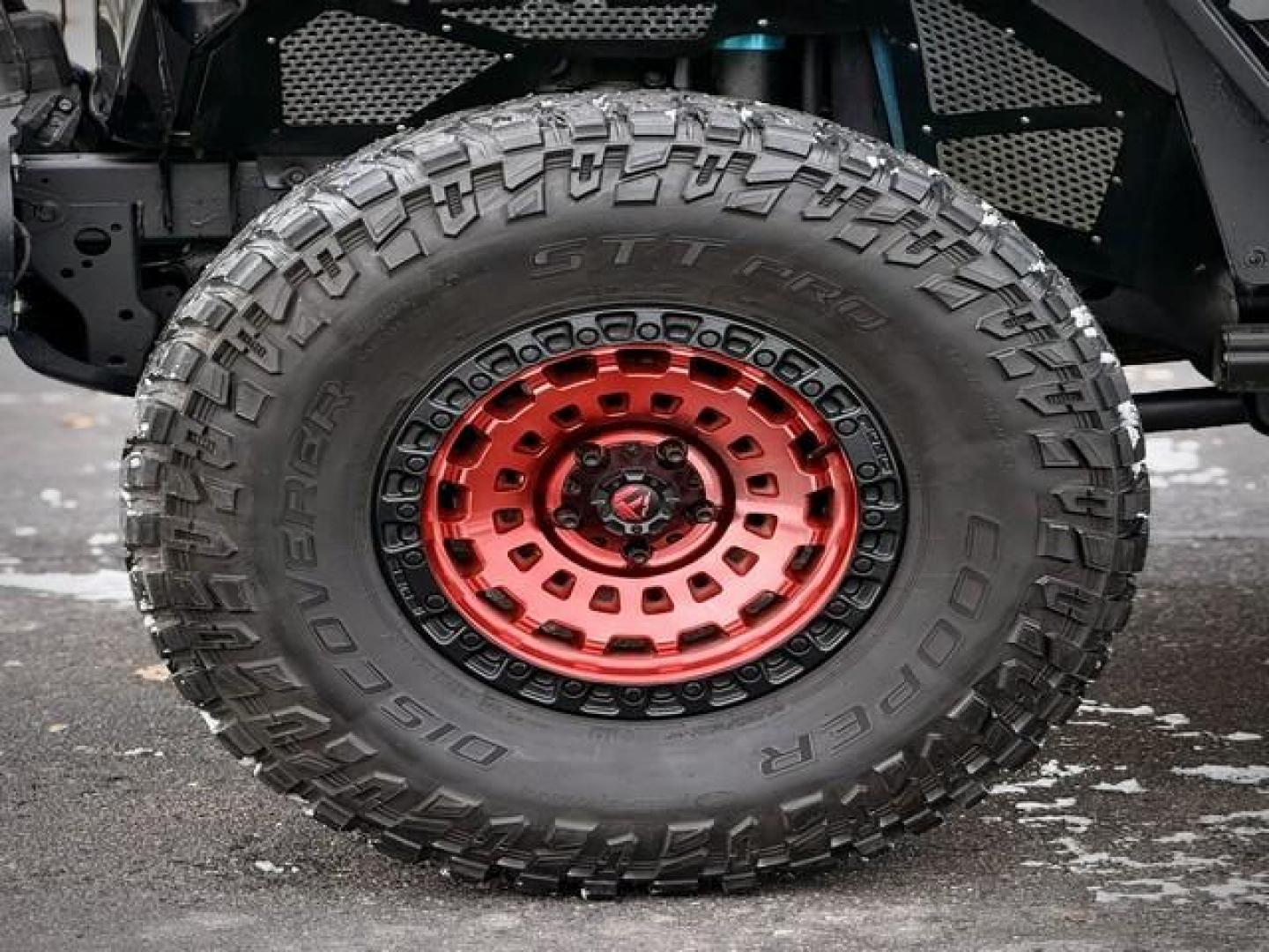 2018 BLACK JEEP WRANGLER (1C4HJXEG9JW) with an V6,3.6L(220 CID),DOHC engine, AUTOMATIC transmission, located at 14600 Frazho Road, Warren, MI, 48089, (586) 776-3400, 42.485996, -82.974220 - Photo#7