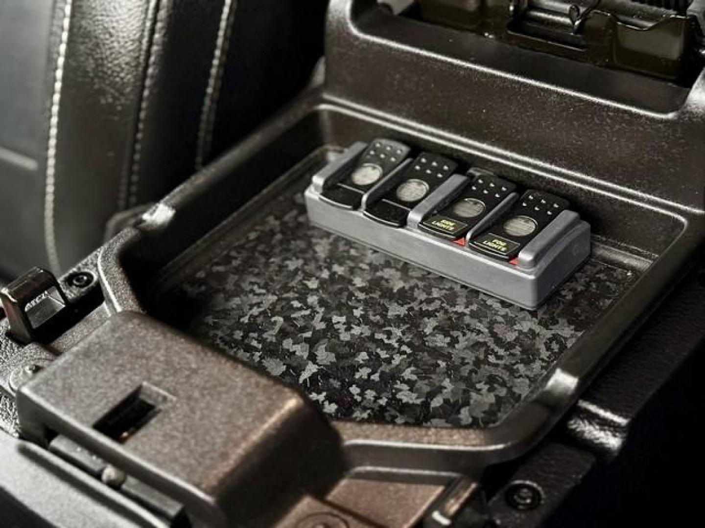 2018 BLACK JEEP WRANGLER (1C4HJXEG9JW) with an V6,3.6L(220 CID),DOHC engine, AUTOMATIC transmission, located at 14600 Frazho Road, Warren, MI, 48089, (586) 776-3400, 42.485996, -82.974220 - Photo#14