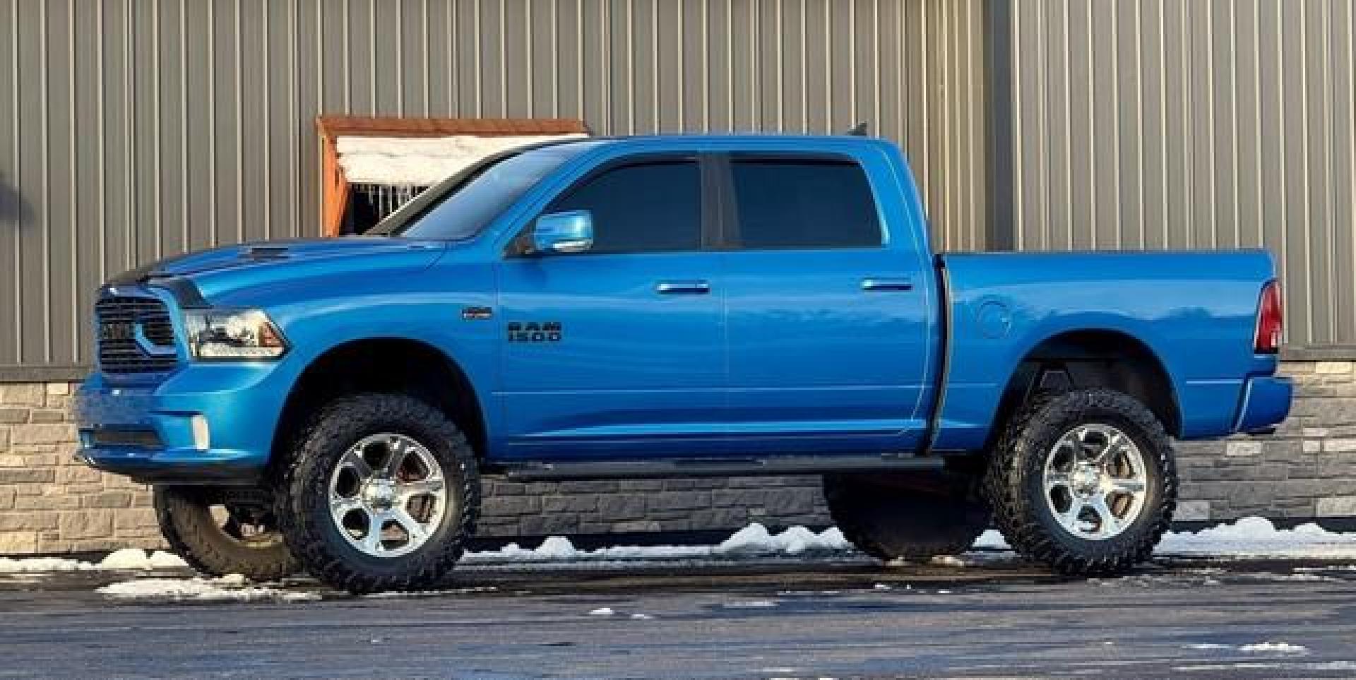 2018 BLUE RAM 1500 (1C6RR7MT3JS) with an V8,5.7L(345 CID),OHV engine, AUTOMATIC transmission, located at 14600 Frazho Road, Warren, MI, 48089, (586) 776-3400, 42.485996, -82.974220 - Photo#1