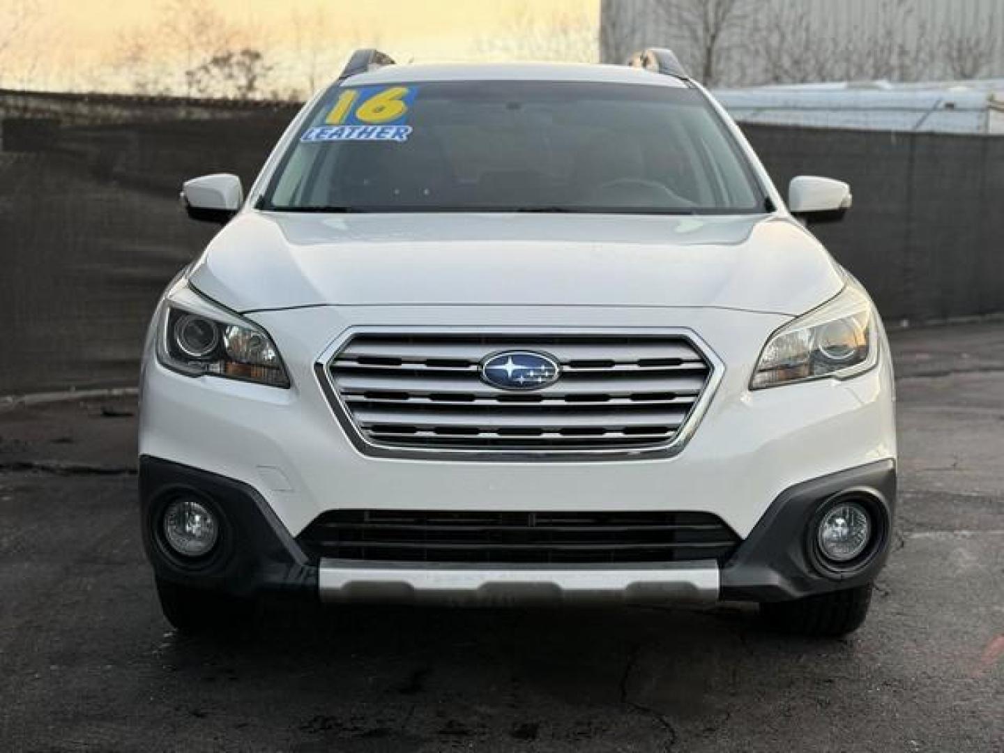 2016 WHITE SUBARU OUTBACK (4S4BSBJC0G3) with an H4,2.5L(152 CID),DOHC engine, AUTOMATIC transmission, located at 14600 Frazho Road, Warren, MI, 48089, (586) 776-3400, 42.485996, -82.974220 - Photo#2