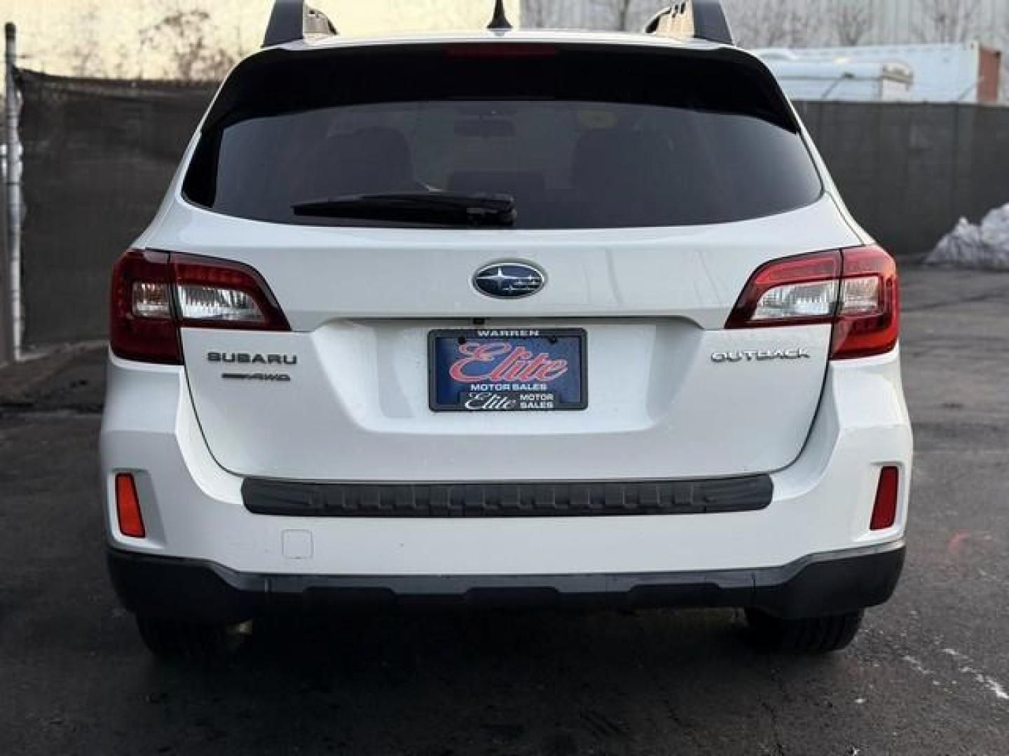 2016 WHITE SUBARU OUTBACK (4S4BSBJC0G3) with an H4,2.5L(152 CID),DOHC engine, AUTOMATIC transmission, located at 14600 Frazho Road, Warren, MI, 48089, (586) 776-3400, 42.485996, -82.974220 - Photo#6