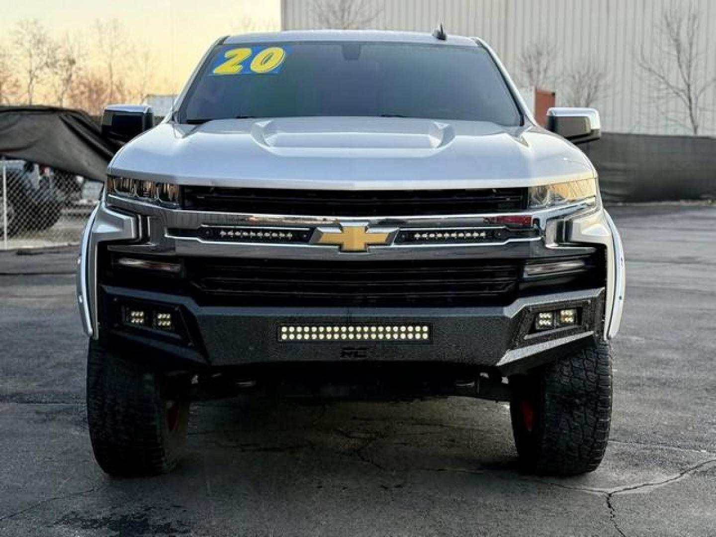 2020 SILVER CHEVROLET SILVERADO 1500 (1GCRYDED0LZ) with an V8,5.3L(325 CID), engine, AUTOMATIC transmission, located at 14600 Frazho Road, Warren, MI, 48089, (586) 776-3400, 42.485996, -82.974220 - Photo#2