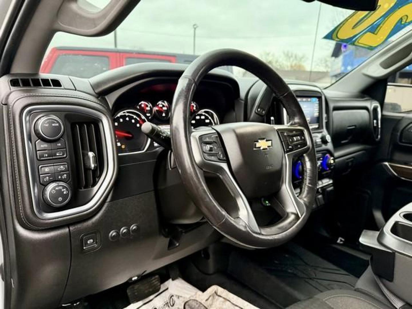 2020 SILVER CHEVROLET SILVERADO 1500 (1GCRYDED0LZ) with an V8,5.3L(325 CID), engine, AUTOMATIC transmission, located at 14600 Frazho Road, Warren, MI, 48089, (586) 776-3400, 42.485996, -82.974220 - Photo#10