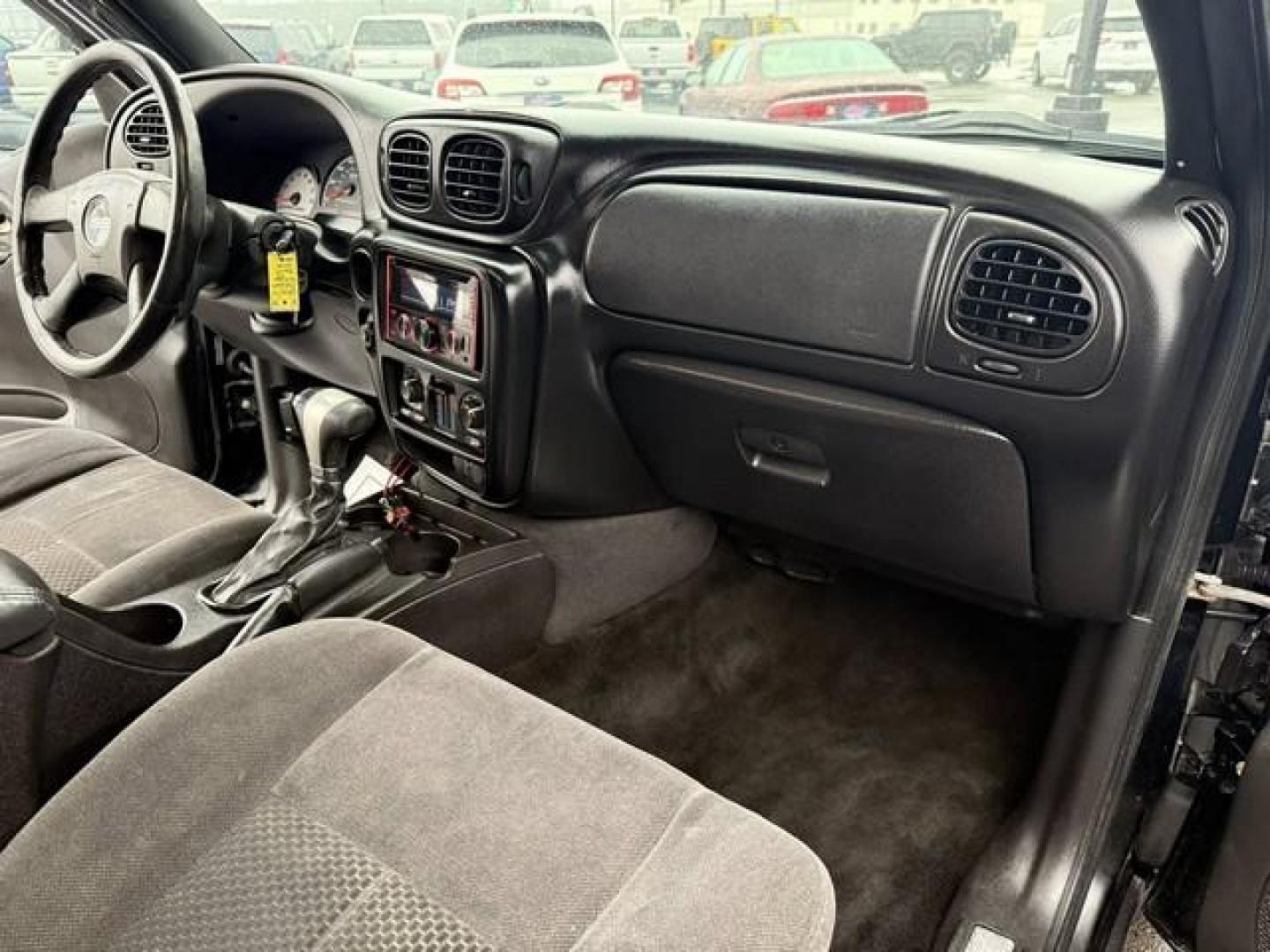 2007 BLACK CHEVROLET TRAILBLAZER (1GNES13H572) with an V8,6.0L(364 CID),OHV engine, AUTOMATIC transmission, located at 14600 Frazho Road, Warren, MI, 48089, (586) 776-3400, 42.485996, -82.974220 - Photo#13