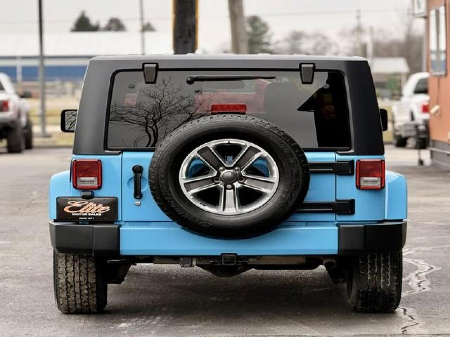 2018 BLUE JEEP WRANGLER JK (1C4AJWBG9JL) with an V6,3.6L(220 CID),DOHC engine, AUTOMATIC transmission, located at 14600 Frazho Road, Warren, MI, 48089, (586) 776-3400, 42.485996, -82.974220 - Photo#5