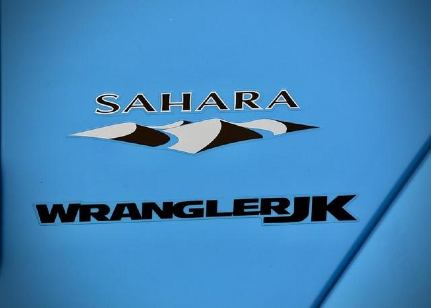 2018 BLUE JEEP WRANGLER JK (1C4AJWBG9JL) with an V6,3.6L(220 CID),DOHC engine, AUTOMATIC transmission, located at 14600 Frazho Road, Warren, MI, 48089, (586) 776-3400, 42.485996, -82.974220 - Photo#6