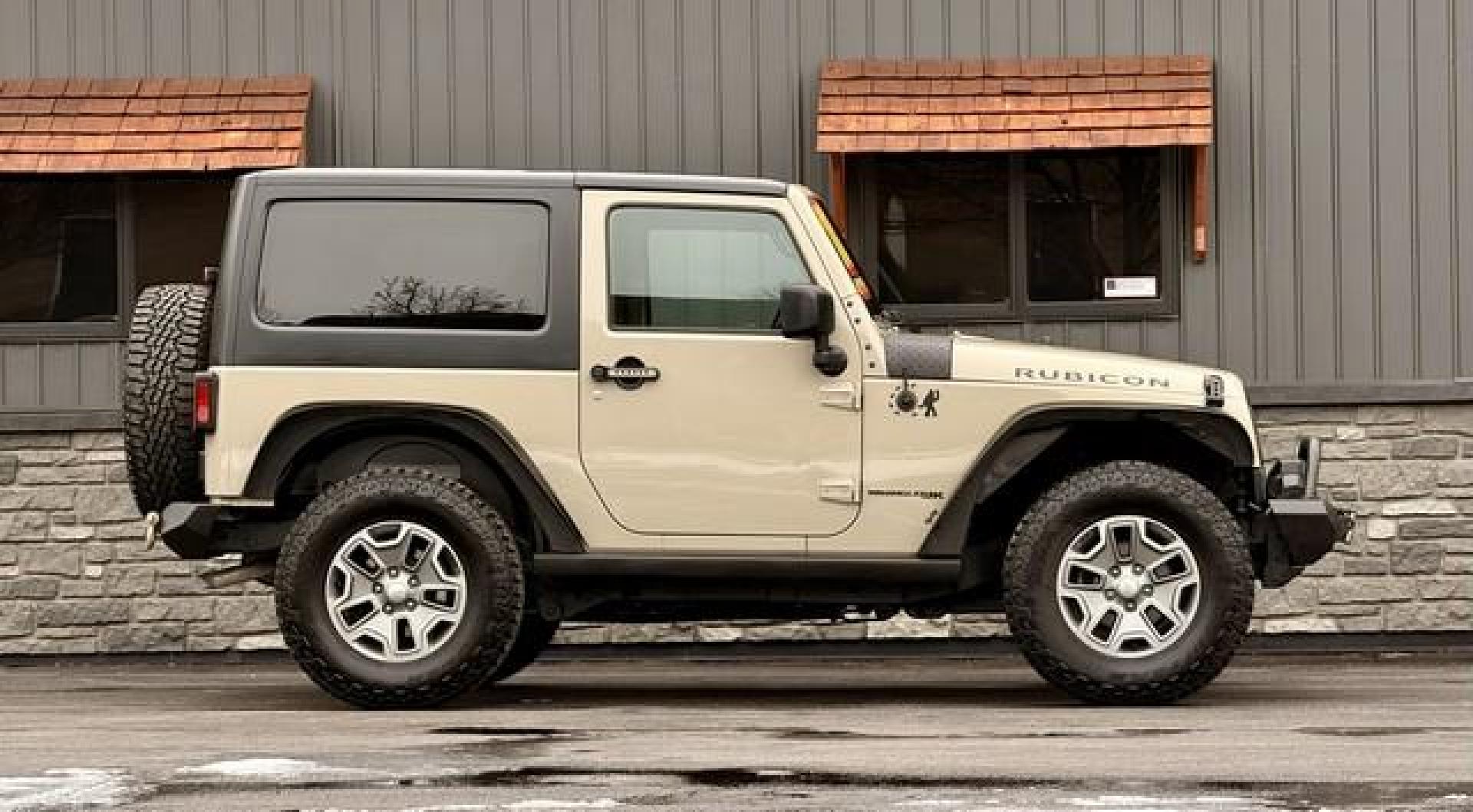 2018 GOBI JEEP WRANGLER JK (1C4BJWCG2JL) with an V6,3.6L(220 CID),DOHC engine, AUTOMATIC transmission, located at 14600 Frazho Road, Warren, MI, 48089, (586) 776-3400, 42.485996, -82.974220 - Photo#3