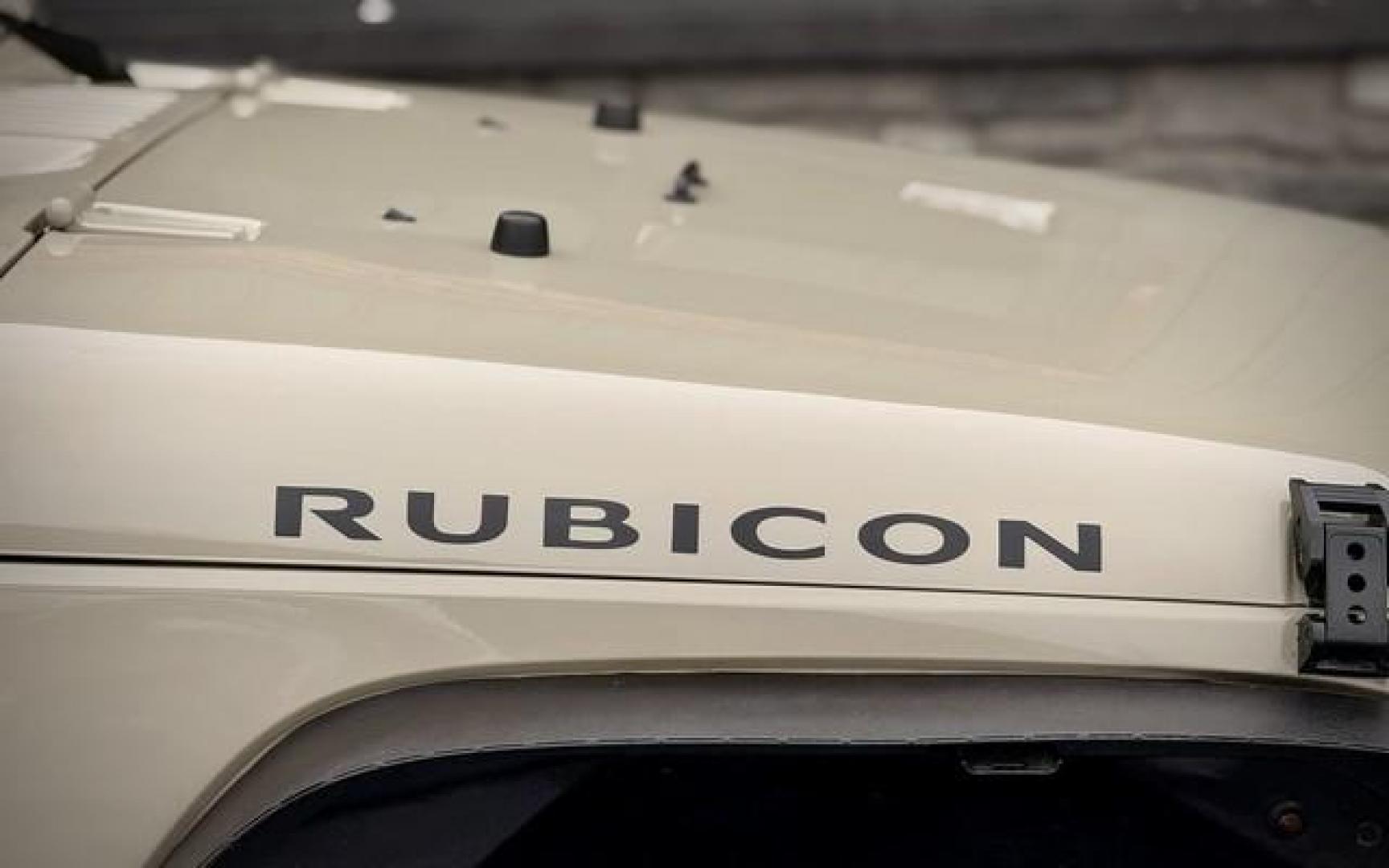 2018 GOBI JEEP WRANGLER JK (1C4BJWCG2JL) with an V6,3.6L(220 CID),DOHC engine, AUTOMATIC transmission, located at 14600 Frazho Road, Warren, MI, 48089, (586) 776-3400, 42.485996, -82.974220 - Photo#7