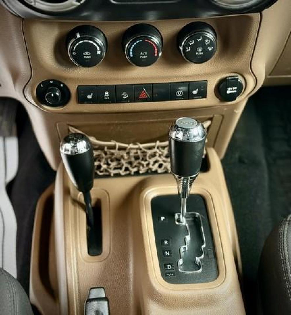 2018 GOBI JEEP WRANGLER JK (1C4BJWCG2JL) with an V6,3.6L(220 CID),DOHC engine, AUTOMATIC transmission, located at 14600 Frazho Road, Warren, MI, 48089, (586) 776-3400, 42.485996, -82.974220 - Photo#14