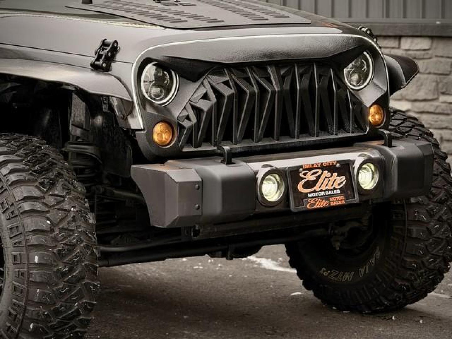 2017 GREY JEEP WRANGLER (1C4HJWEG4HL) with an V6,3.6L(220 CID),DOHC engine, AUTOMATIC transmission, located at 14600 Frazho Road, Warren, MI, 48089, (586) 776-3400, 42.485996, -82.974220 - Photo#6