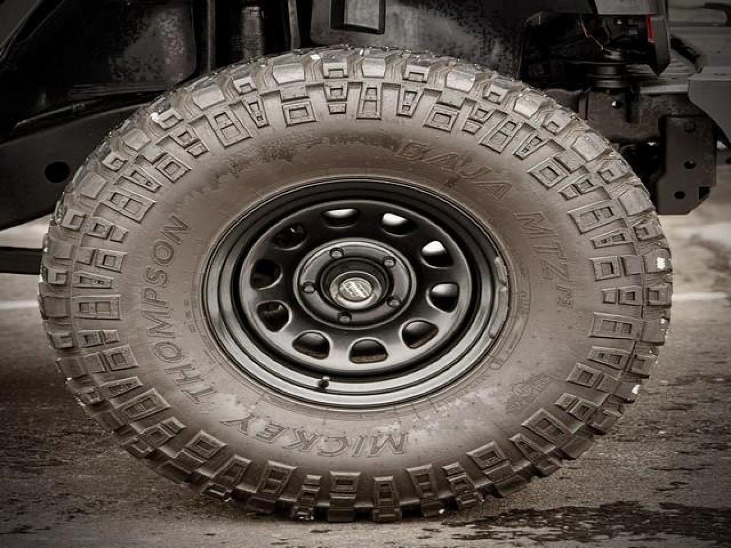 2017 GREY JEEP WRANGLER (1C4HJWEG4HL) with an V6,3.6L(220 CID),DOHC engine, AUTOMATIC transmission, located at 14600 Frazho Road, Warren, MI, 48089, (586) 776-3400, 42.485996, -82.974220 - Photo#8