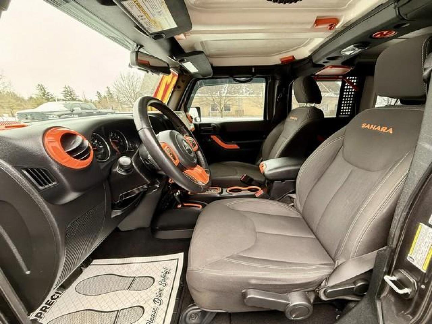 2017 GREY JEEP WRANGLER (1C4HJWEG4HL) with an V6,3.6L(220 CID),DOHC engine, AUTOMATIC transmission, located at 14600 Frazho Road, Warren, MI, 48089, (586) 776-3400, 42.485996, -82.974220 - Photo#9