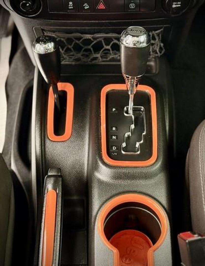 2017 GREY JEEP WRANGLER (1C4HJWEG4HL) with an V6,3.6L(220 CID),DOHC engine, AUTOMATIC transmission, located at 14600 Frazho Road, Warren, MI, 48089, (586) 776-3400, 42.485996, -82.974220 - Photo#15