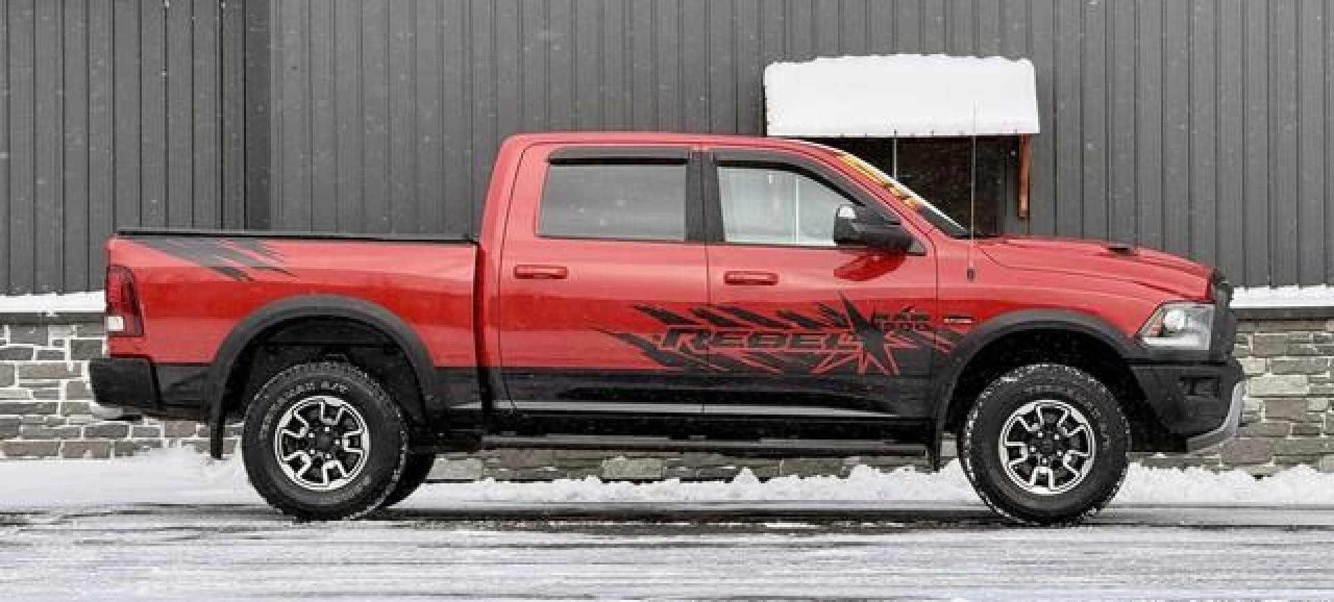 2017 RED RAM 1500 (1C6RR7YT6HS) with an V8,5.7L(345 CID),OHV engine, AUTOMATIC transmission, located at 14600 Frazho Road, Warren, MI, 48089, (586) 776-3400, 42.485996, -82.974220 - Photo#3