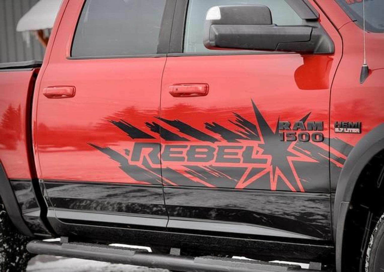 2017 RED RAM 1500 (1C6RR7YT6HS) with an V8,5.7L(345 CID),OHV engine, AUTOMATIC transmission, located at 14600 Frazho Road, Warren, MI, 48089, (586) 776-3400, 42.485996, -82.974220 - Photo#6