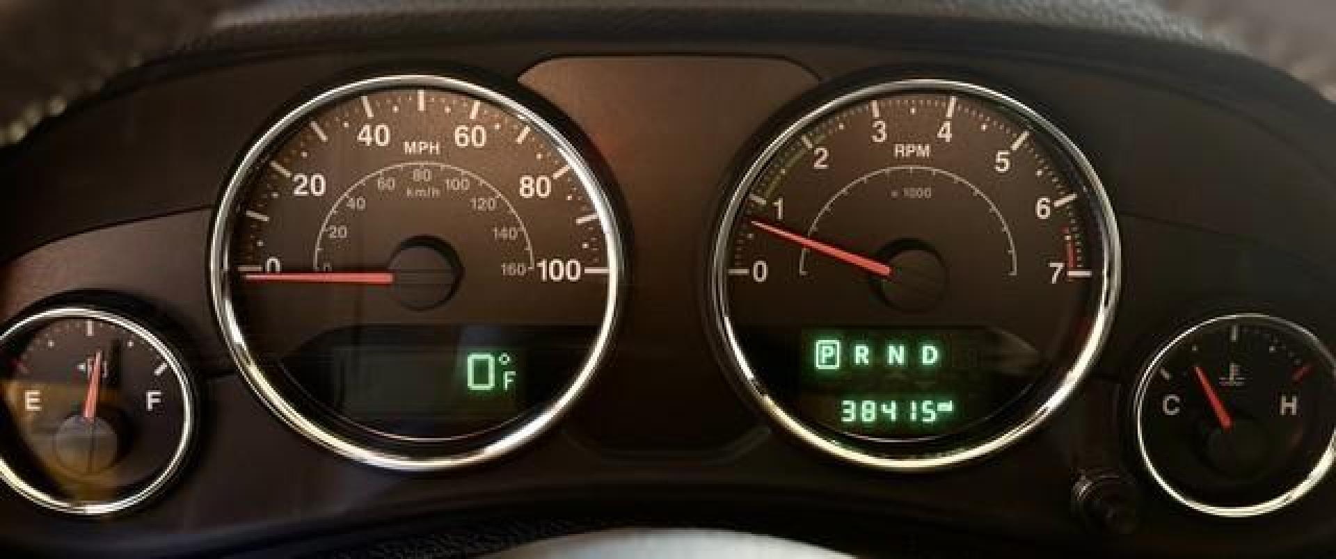 2015 YELLOW JEEP WRANGLER (1C4BJWEGXFL) with an V6,3.6L(220 CID),DOHC engine, AUTOMATIC transmission, located at 14600 Frazho Road, Warren, MI, 48089, (586) 776-3400, 42.485996, -82.974220 - Photo#11