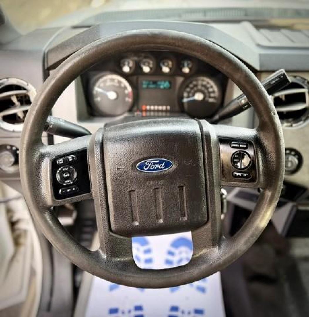 2012 WHITE FORD F-250 SUPER DUTY (1FT7X2B66CE) with an V8,6.2L(379 CID),SOHC engine, AUTOMATIC transmission, located at 14600 Frazho Road, Warren, MI, 48089, (586) 776-3400, 42.485996, -82.974220 - Photo#10