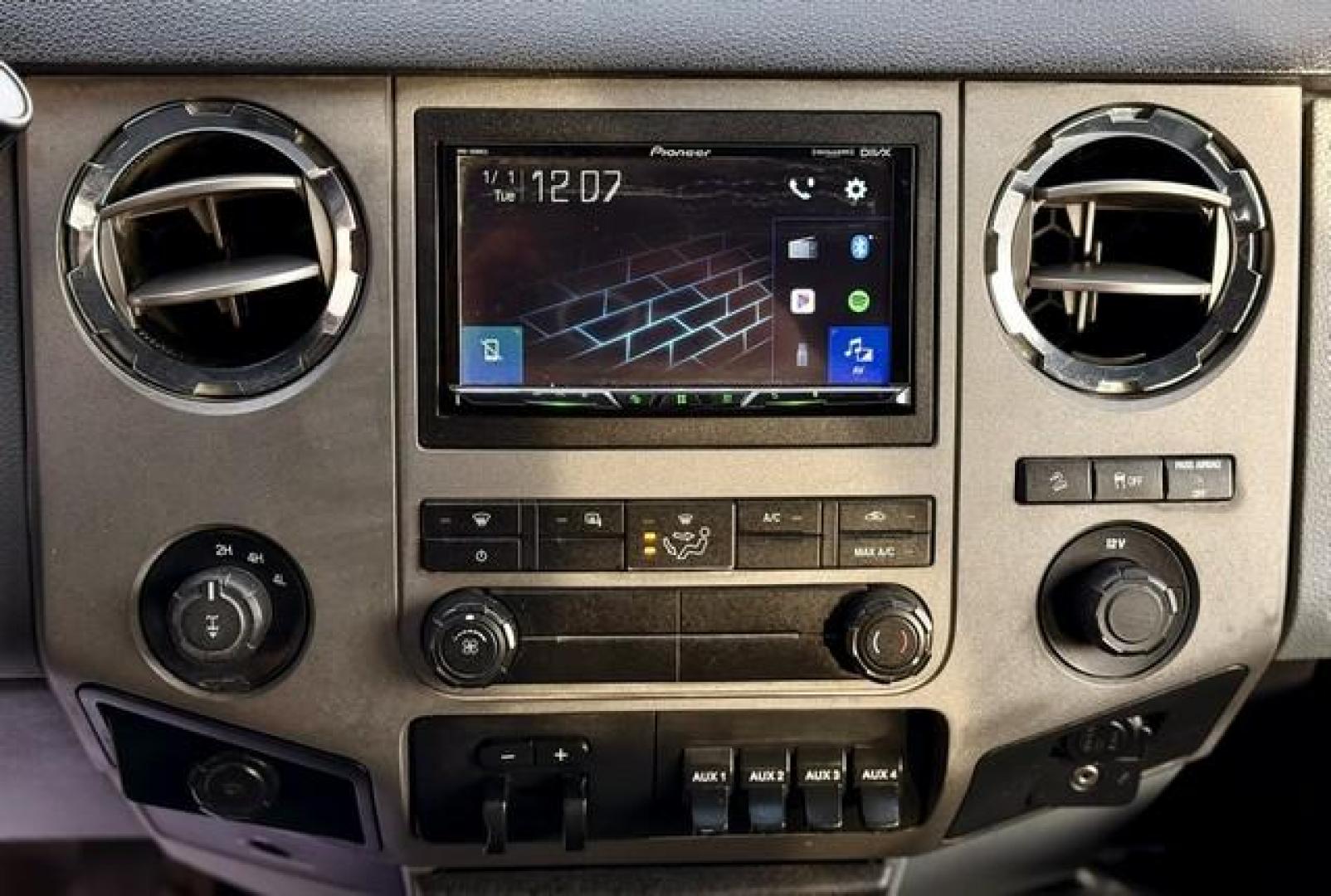 2012 WHITE FORD F-250 SUPER DUTY (1FT7X2B66CE) with an V8,6.2L(379 CID),SOHC engine, AUTOMATIC transmission, located at 14600 Frazho Road, Warren, MI, 48089, (586) 776-3400, 42.485996, -82.974220 - Photo#11