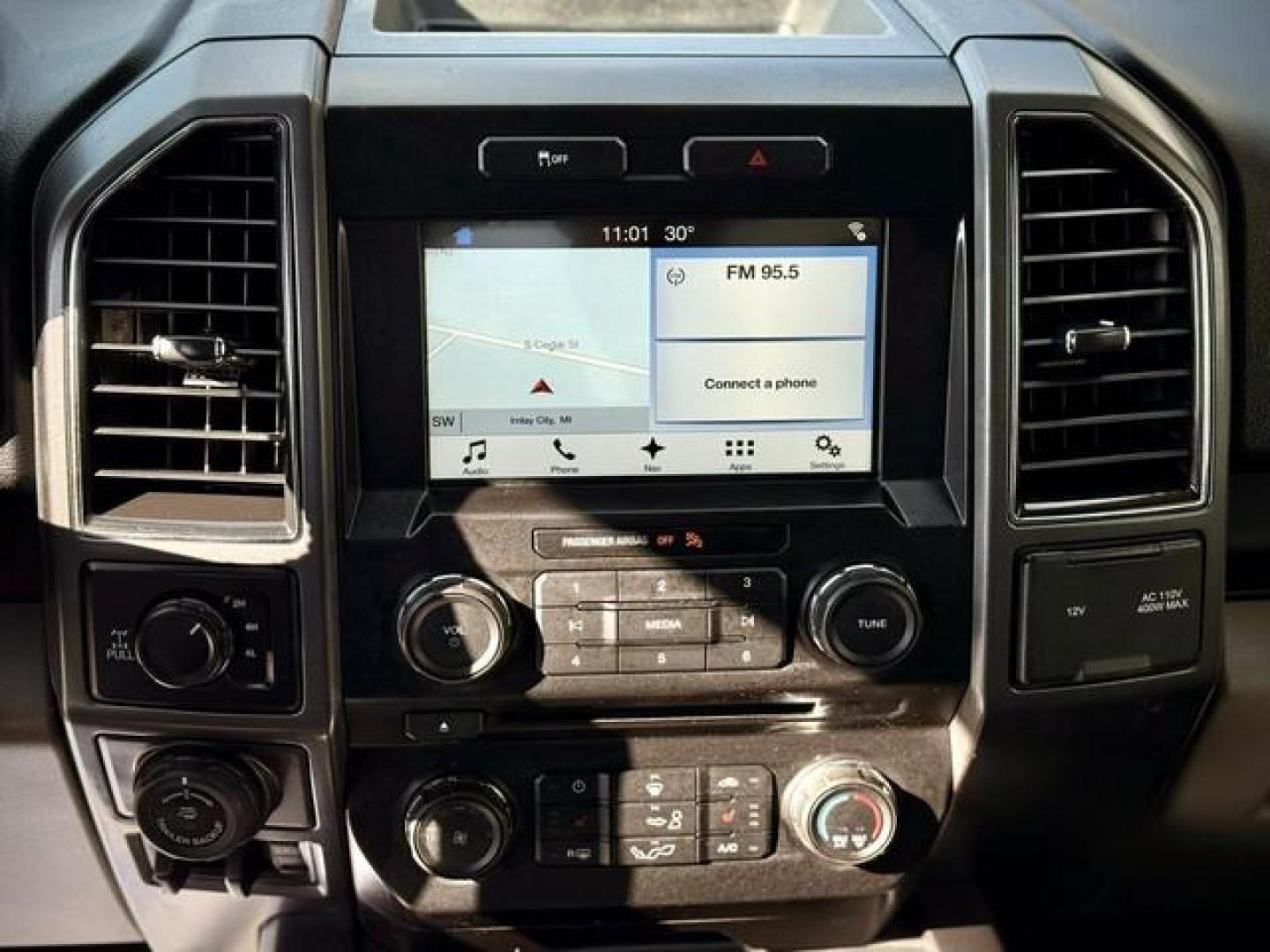 2017 WHITE FORD F-150 (1FTEX1EF5HK) with an V8,5.0L(302 CID),DOHC engine, AUTOMATIC transmission, located at 14600 Frazho Road, Warren, MI, 48089, (586) 776-3400, 42.485996, -82.974220 - Photo#10