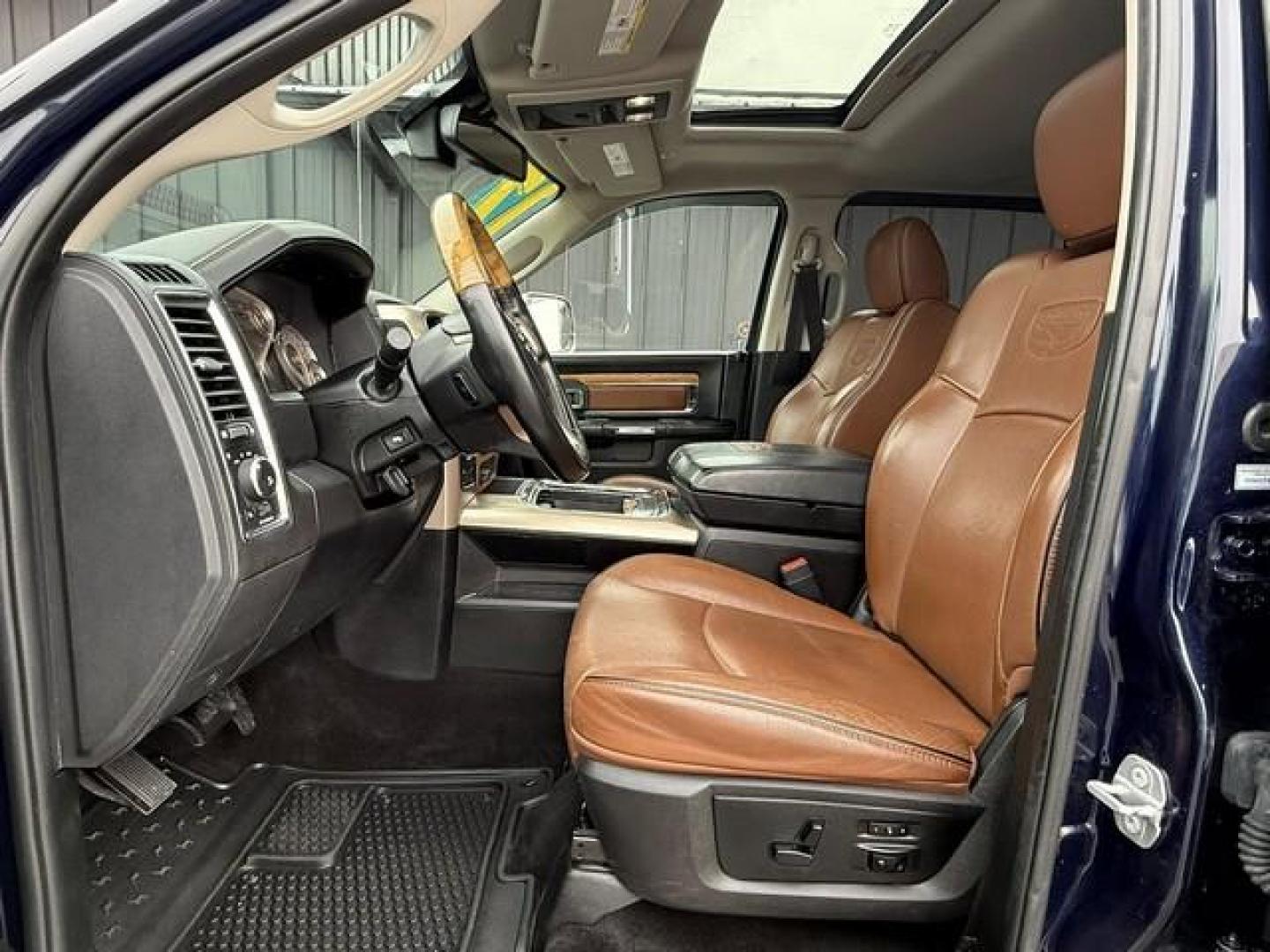 2017 BLUE RAM 1500 (1C6RR7PT3HS) with an V8,5.7L(345 CID),OHV engine, AUTOMATIC transmission, located at 14600 Frazho Road, Warren, MI, 48089, (586) 776-3400, 42.485996, -82.974220 - Photo#8