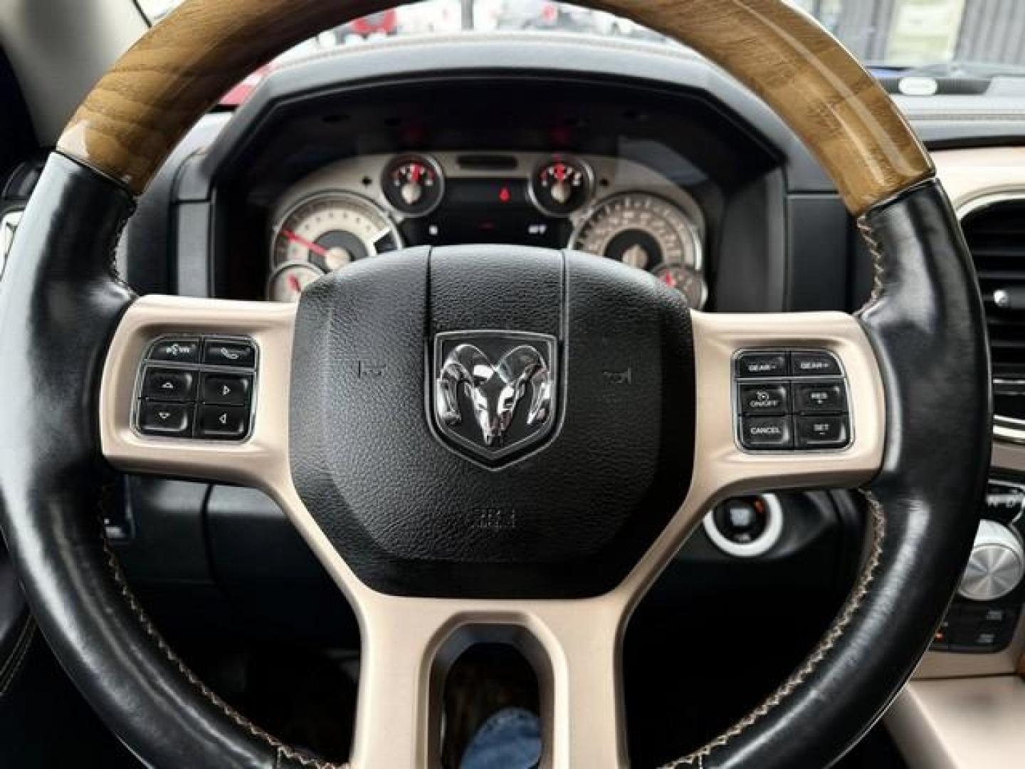 2017 BLUE RAM 1500 (1C6RR7PT3HS) with an V8,5.7L(345 CID),OHV engine, AUTOMATIC transmission, located at 14600 Frazho Road, Warren, MI, 48089, (586) 776-3400, 42.485996, -82.974220 - Photo#15