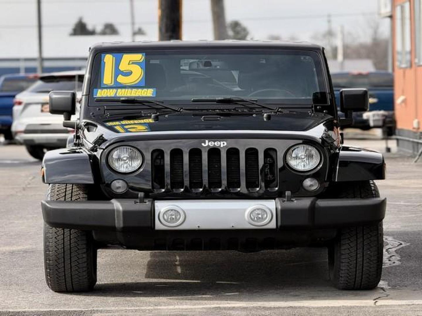 2015 BLACK JEEP WRANGLER (1C4BJWEG2FL) with an V6,3.6L(220 CID),DOHC engine, AUTOMATIC transmission, located at 14600 Frazho Road, Warren, MI, 48089, (586) 776-3400, 42.485996, -82.974220 - Photo#4