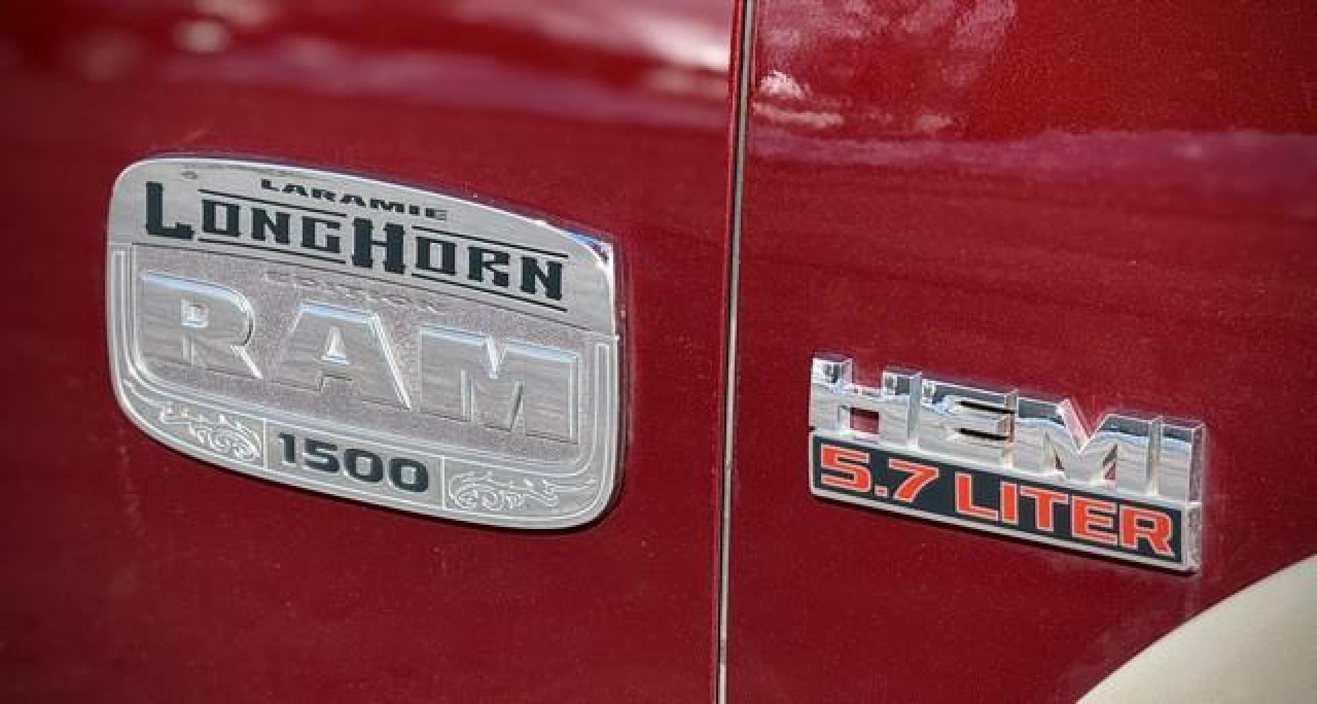 2017 BURGANDY RAM 1500 (1C6RR7WT3HS) with an V8,5.7L(345 CID),OHV engine, AUTOMATIC transmission, located at 14600 Frazho Road, Warren, MI, 48089, (586) 776-3400, 42.485996, -82.974220 - Photo#6