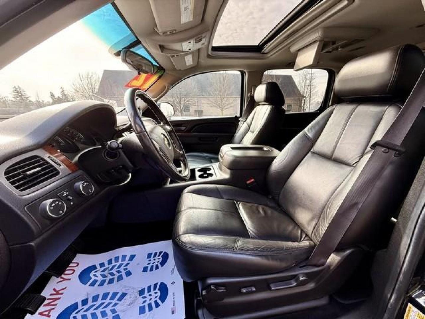 2012 BLACK CHEVROLET SUBURBAN 1500 (1GNSKJE74CR) with an V8,5.3L(325 CID),OHV engine, AUTOMATIC transmission, located at 14600 Frazho Road, Warren, MI, 48089, (586) 776-3400, 42.485996, -82.974220 - Photo#6