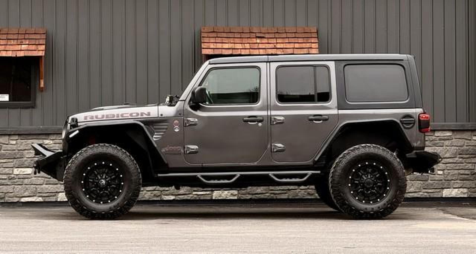 2018 GRAY JEEP WRANGLER (1C4HJXFG8JW) with an V6,3.6L(220 CID),DOHC engine, AUTOMATIC transmission, located at 14600 Frazho Road, Warren, MI, 48089, (586) 776-3400, 42.485996, -82.974220 - Photo#0