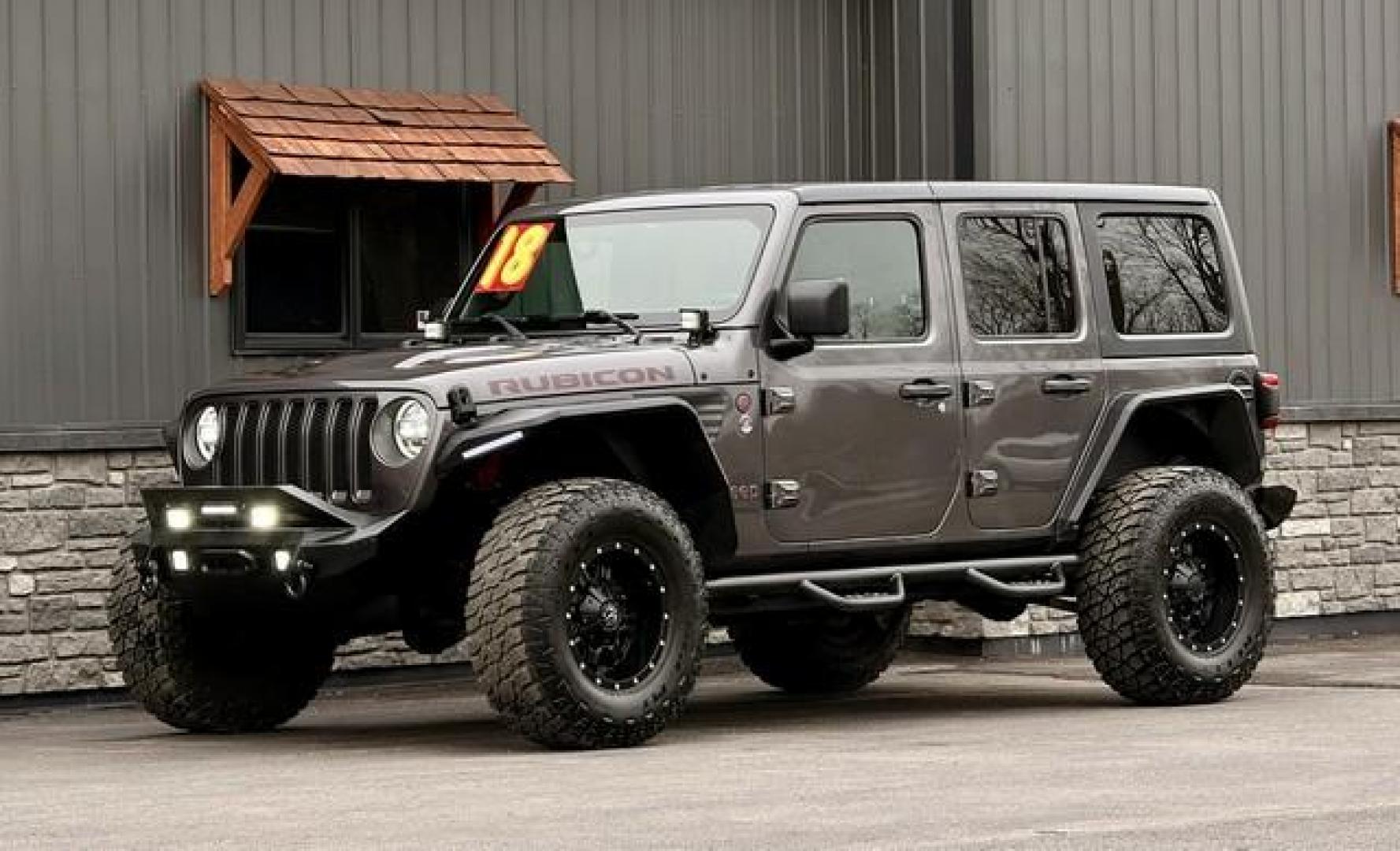 2018 GRAY JEEP WRANGLER (1C4HJXFG8JW) with an V6,3.6L(220 CID),DOHC engine, AUTOMATIC transmission, located at 14600 Frazho Road, Warren, MI, 48089, (586) 776-3400, 42.485996, -82.974220 - Photo#1