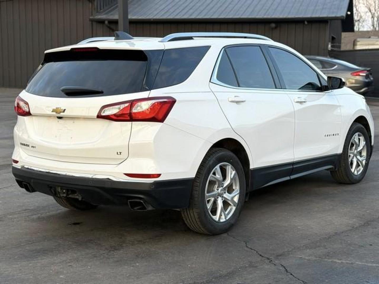 2020 SUMMIT WHITE CHEVROLET EQUINOX (3GNAXLEX8LS) with an L4,2.0L(122 CID), engine, AUTOMATIC transmission, located at 14600 Frazho Road, Warren, MI, 48089, (586) 776-3400, 42.485996, -82.974220 - Photo#6