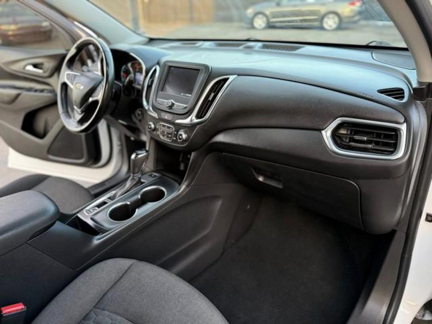 2020 SUMMIT WHITE CHEVROLET EQUINOX (3GNAXLEX8LS) with an L4,2.0L(122 CID), engine, AUTOMATIC transmission, located at 14600 Frazho Road, Warren, MI, 48089, (586) 776-3400, 42.485996, -82.974220 - Photo#14