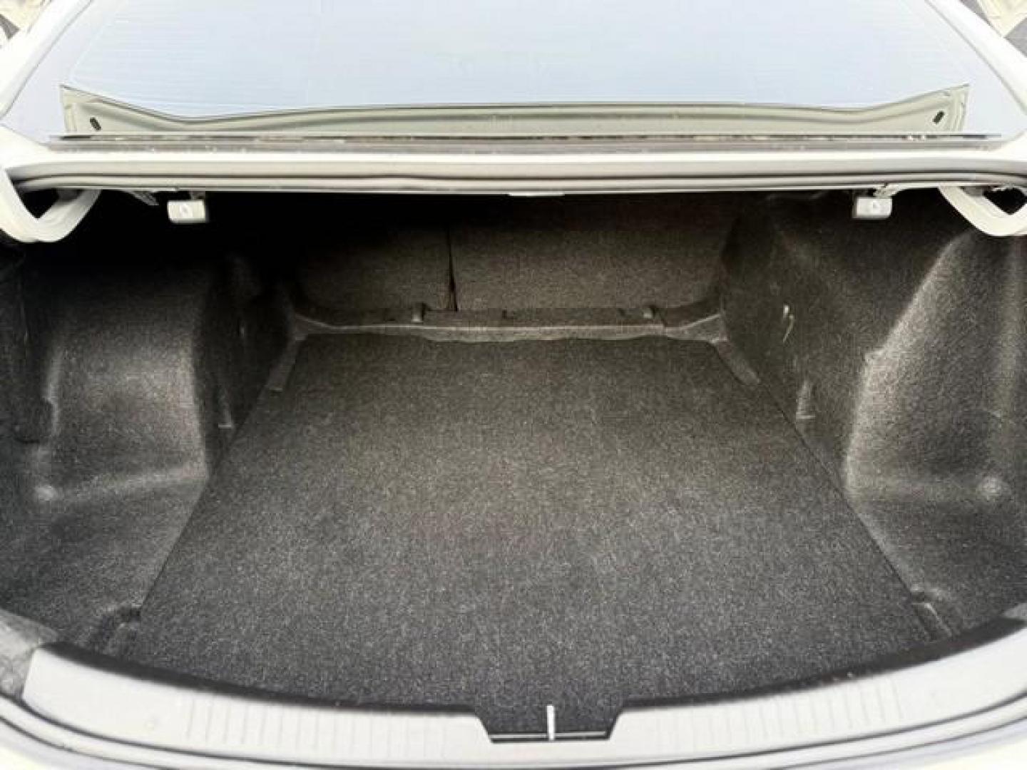 2019 WHITE CHEVROLET MALIBU (1G1ZD5ST6KF) with an L4,1.5L(91 CID),DOHC engine, AUTOMATIC transmission, located at 14600 Frazho Road, Warren, MI, 48089, (586) 776-3400, 42.485996, -82.974220 - Photo#10