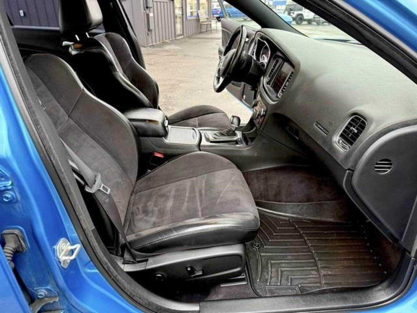 2016 BLUE DODGE CHARGER (2C3CDXGJ6GH) with an V8,6.4L(392 CID),OHV engine, AUTOMATIC transmission, located at 14600 Frazho Road, Warren, MI, 48089, (586) 776-3400, 42.485996, -82.974220 - Photo#14