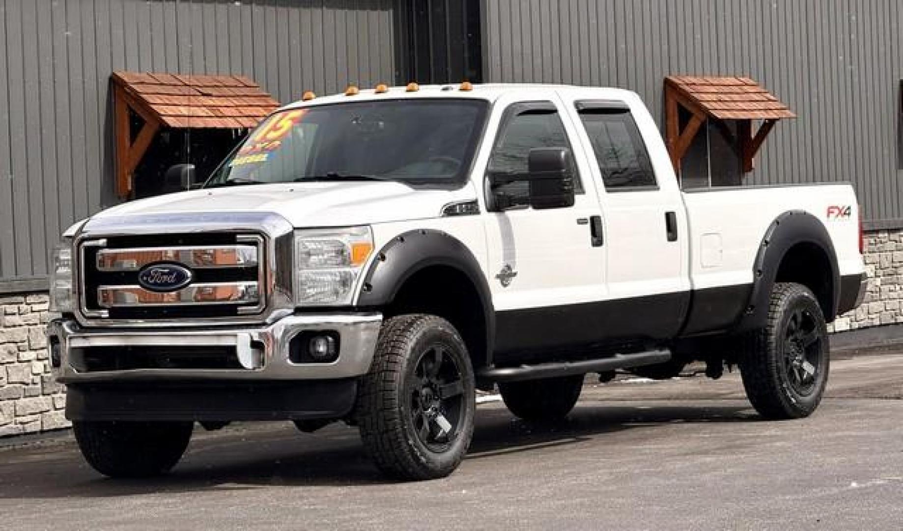 2015 WHITE FORD F-250 SUPER DUTY (1FT7W2BT0FE) with an V8,6.7L(406 CID),OHV engine, AUTOMATIC transmission, located at 14600 Frazho Road, Warren, MI, 48089, (586) 776-3400, 42.485996, -82.974220 - Photo#2