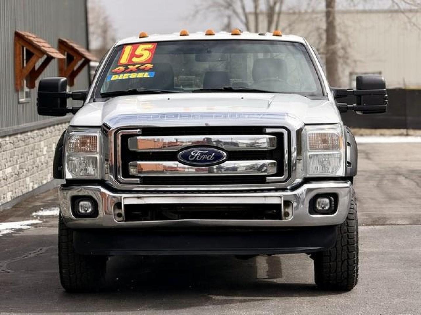 2015 WHITE FORD F-250 SUPER DUTY (1FT7W2BT0FE) with an V8,6.7L(406 CID),OHV engine, AUTOMATIC transmission, located at 14600 Frazho Road, Warren, MI, 48089, (586) 776-3400, 42.485996, -82.974220 - Photo#4