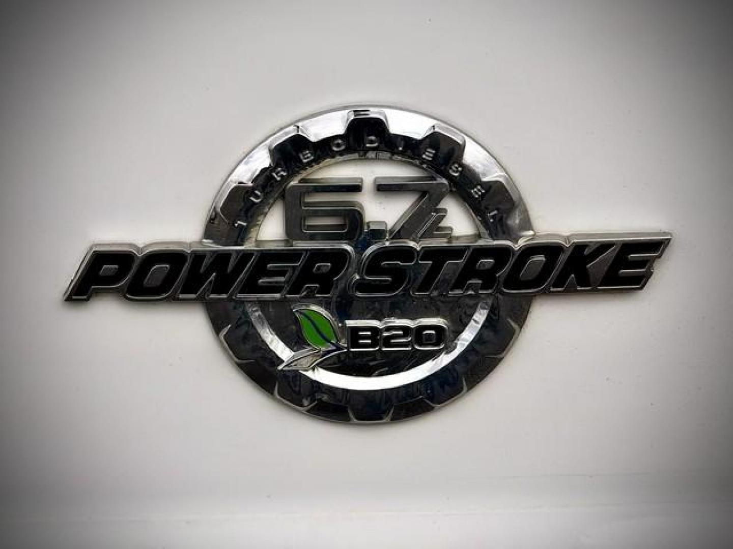 2015 WHITE FORD F-250 SUPER DUTY (1FT7W2BT0FE) with an V8,6.7L(406 CID),OHV engine, AUTOMATIC transmission, located at 14600 Frazho Road, Warren, MI, 48089, (586) 776-3400, 42.485996, -82.974220 - Photo#6