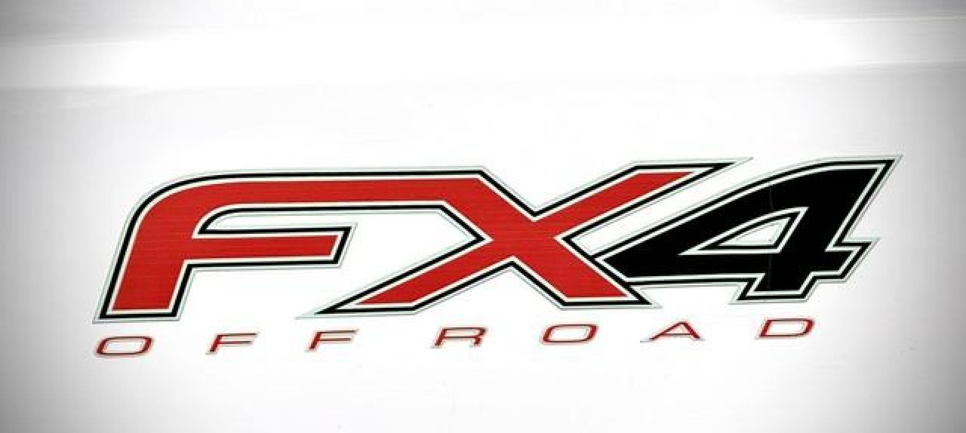 2015 WHITE FORD F-250 SUPER DUTY (1FT7W2BT0FE) with an V8,6.7L(406 CID),OHV engine, AUTOMATIC transmission, located at 14600 Frazho Road, Warren, MI, 48089, (586) 776-3400, 42.485996, -82.974220 - Photo#8