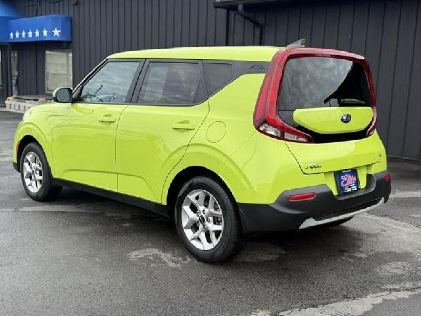 2020 LIME GREEN KIA SOUL (KNDJ33AU1L7) with an L4,2.0L(122 CID), engine, AUTOMATIC transmission, located at 14600 Frazho Road, Warren, MI, 48089, (586) 776-3400, 42.485996, -82.974220 - Photo#7