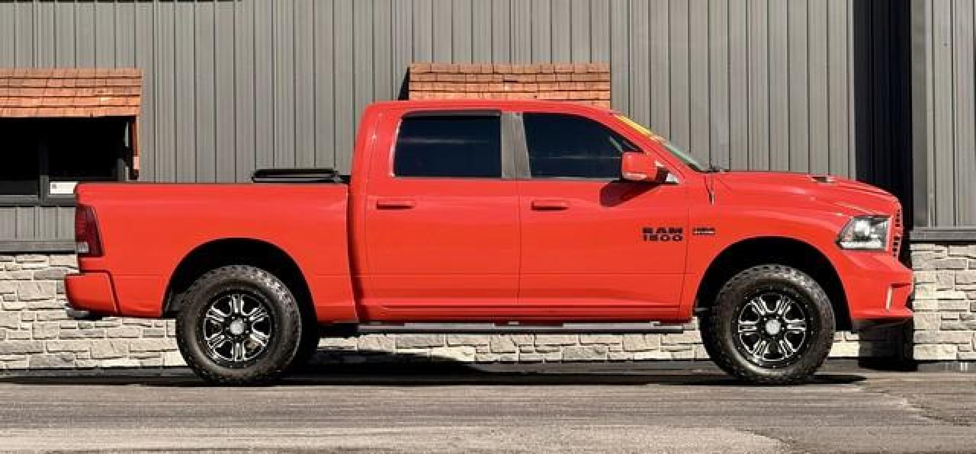 2016 RED RAM 1500 (1C6RR7MT9GS) with an V8,5.7L(345 CID),OHV engine, AUTOMATIC transmission, located at 14600 Frazho Road, Warren, MI, 48089, (586) 776-3400, 42.485996, -82.974220 - Photo#1