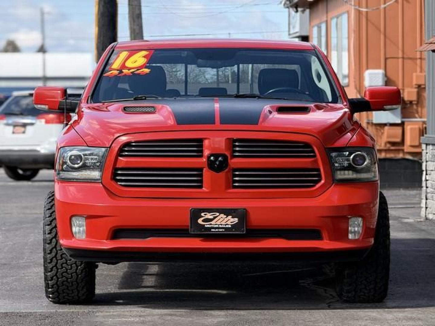 2016 RED RAM 1500 (1C6RR7MT9GS) with an V8,5.7L(345 CID),OHV engine, AUTOMATIC transmission, located at 14600 Frazho Road, Warren, MI, 48089, (586) 776-3400, 42.485996, -82.974220 - Photo#2