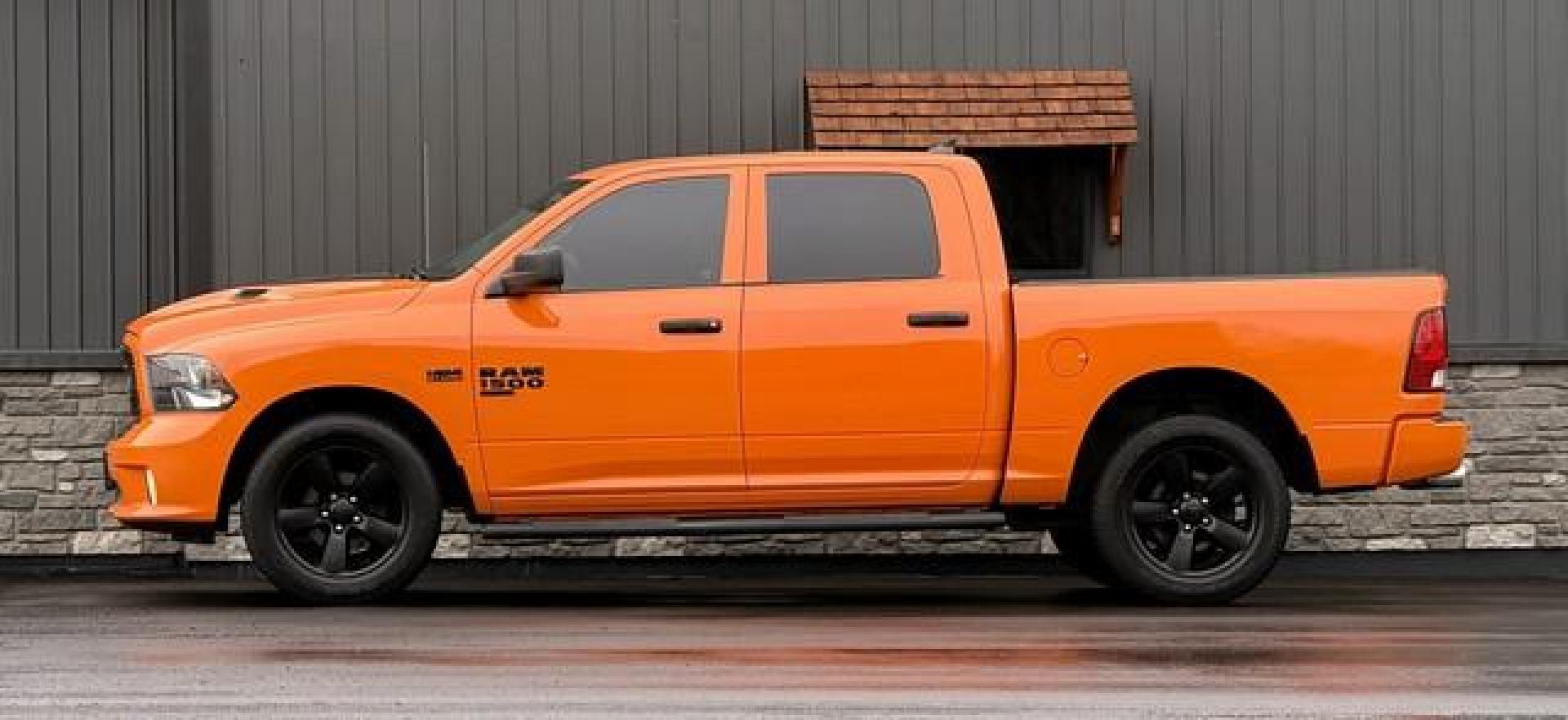 2019 ORANGE CRUSH RAM 1500 CLASSIC (1C6RR7KT4KS) with an V8,5.7L(345 CID), engine, AUTOMATIC transmission, located at 14600 Frazho Road, Warren, MI, 48089, (586) 776-3400, 42.485996, -82.974220 - Photo#1