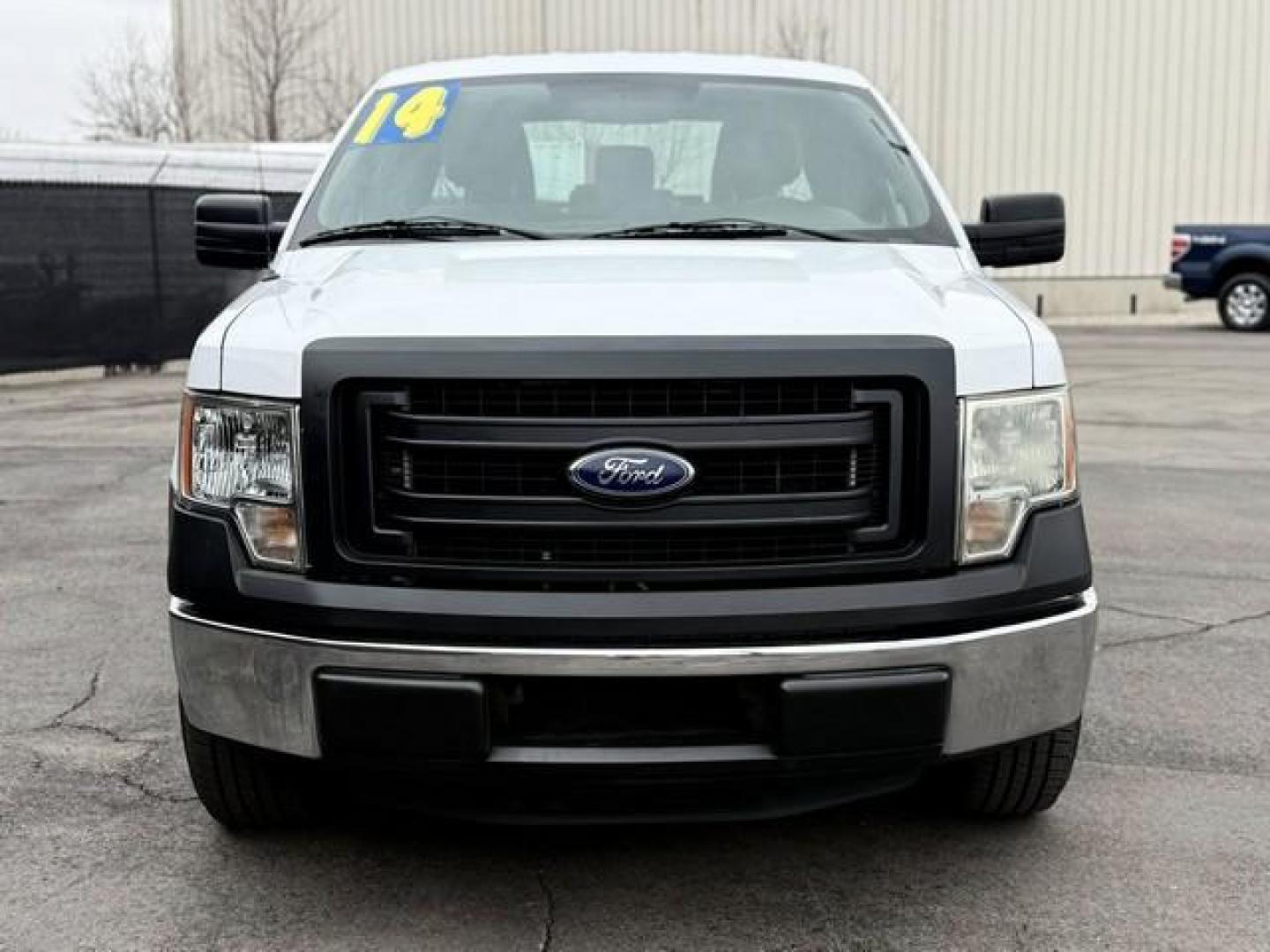 2014 OXFORD WHITE FORD F-150 (1FTFX1CF1EK) with an V8,5.0L(302 CID),DOHC engine, AUTOMATIC transmission, located at 14600 Frazho Road, Warren, MI, 48089, (586) 776-3400, 42.485996, -82.974220 - Photo#2