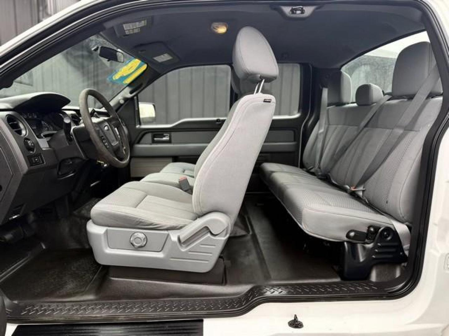 2014 OXFORD WHITE FORD F-150 (1FTFX1CF1EK) with an V8,5.0L(302 CID),DOHC engine, AUTOMATIC transmission, located at 14600 Frazho Road, Warren, MI, 48089, (586) 776-3400, 42.485996, -82.974220 - Photo#8