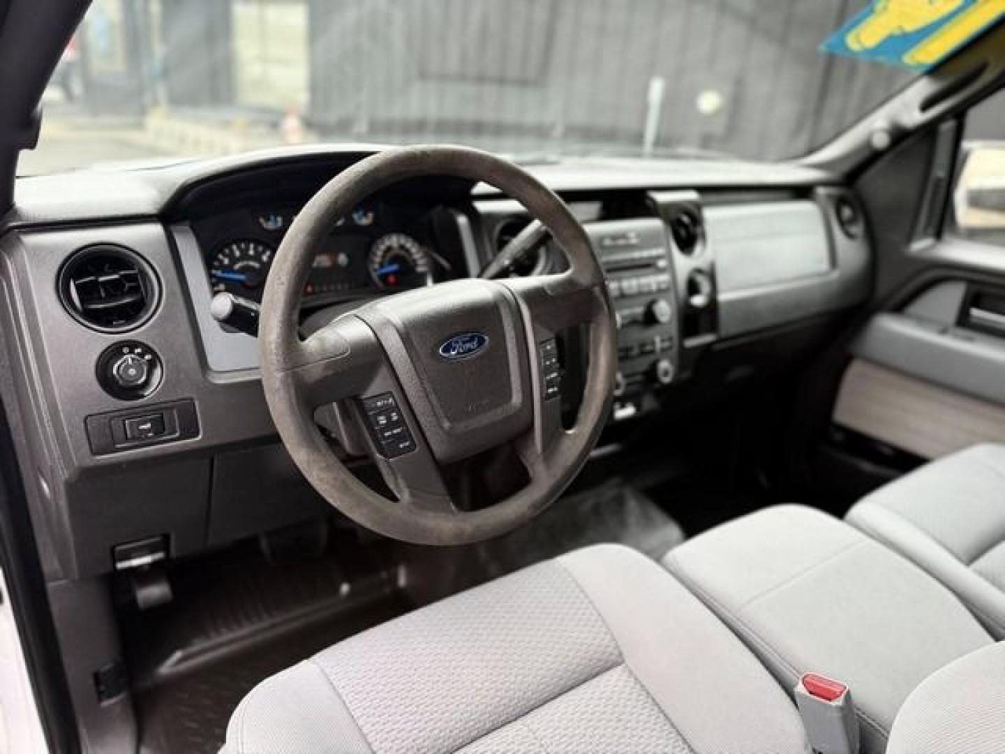 2014 OXFORD WHITE FORD F-150 (1FTFX1CF1EK) with an V8,5.0L(302 CID),DOHC engine, AUTOMATIC transmission, located at 14600 Frazho Road, Warren, MI, 48089, (586) 776-3400, 42.485996, -82.974220 - Photo#9